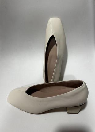 Кожаные классические туфли-ладочки2 фото