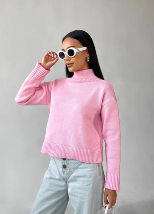 Базовый розовый свитер женский