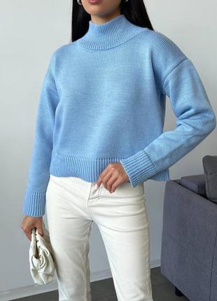 Базовый женский голубой свитер