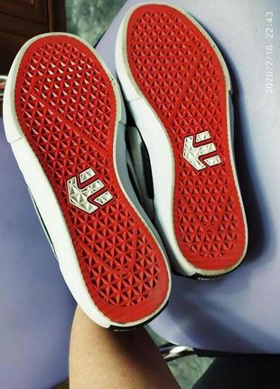 Класні чоловічі кросівки etnies9 фото