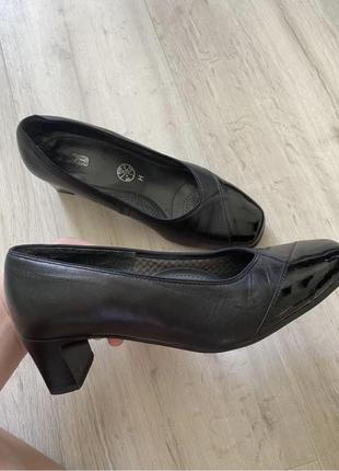 Туфли квадратный носок кожа кожаные черные на каблуке7 фото