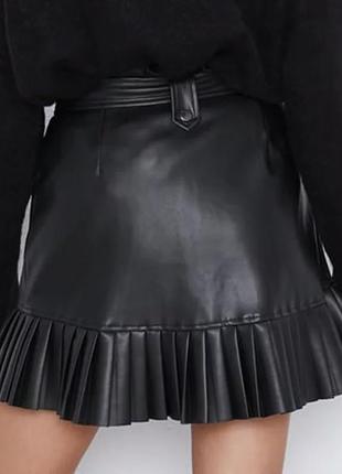 Кожаная мини юбка из экокожи в стиле zara4 фото