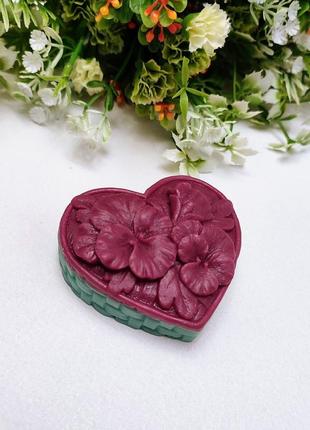 Ірис, орхідея, фіалкове серце. подарунковий набір мила ручної роботи з рослинними, ефірними оліями.8 фото