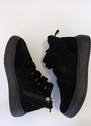 Ботинки , полусапожки женские чёрные на липучках замшевые9 фото