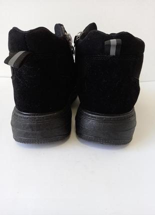 Ботинки , полусапожки женские чёрные на липучках замшевые4 фото