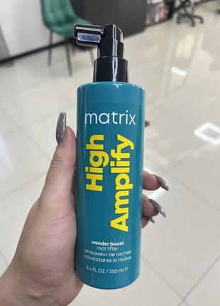 Прикореневий спрей для надання об'єму тонкому волоссю matrix high amplify wonder boost root lifter