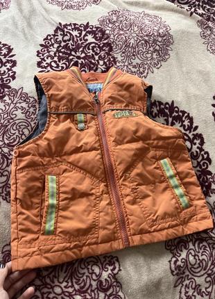 Жилетка безрукавка