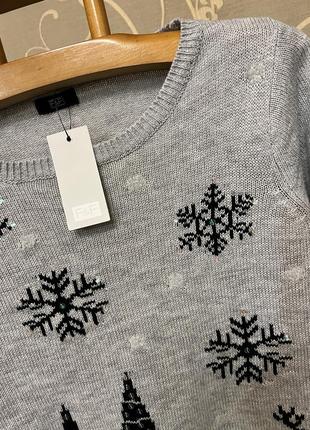 Очень красивый и стильный брендовый вязаный свитер 22.4 фото
