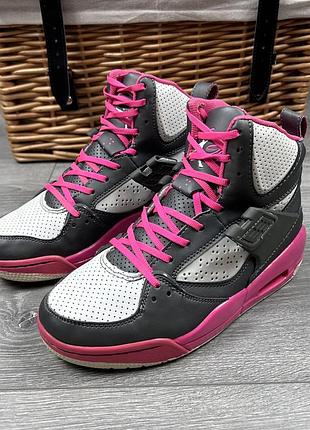 Дитячі оригінальні кросівки nike jorgan