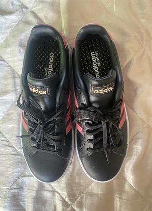Кросівки жіночі adidas ( оригінал)10 фото