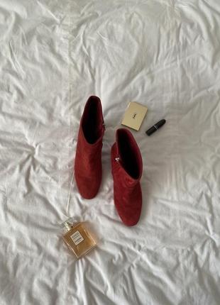 Замшеві червоні чоботи ботильйони5 фото