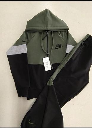 Костюм спортивний