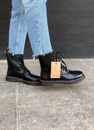 Осенние ботинки dr. martens classic black