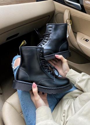 Осенние ботинки dr. martens classic all black