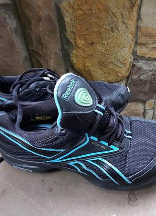 Жіночі кросівки reebok.
