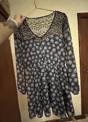 Платье в цветочный принт