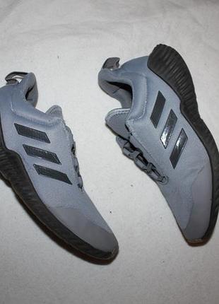 Кроссовки фирмы adidas 36,5 размер по стельке 23, 2 см.