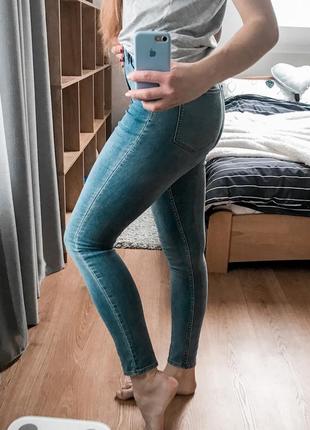 Узкие джинсы с высокой талией2 фото