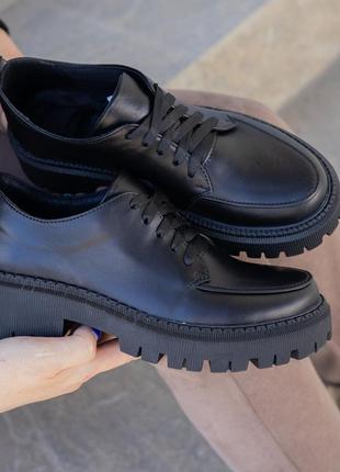 Женские черные кожаные туфли со шнурком2 фото