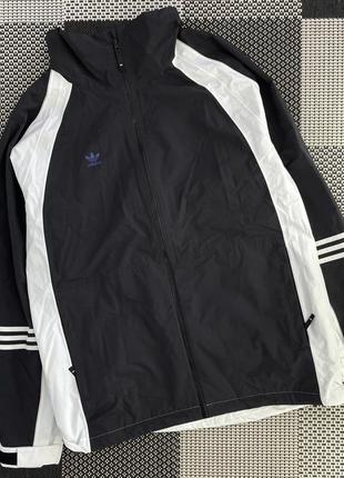 Куртка від adidas