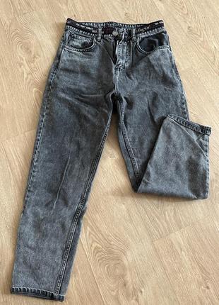 Женские джинсы