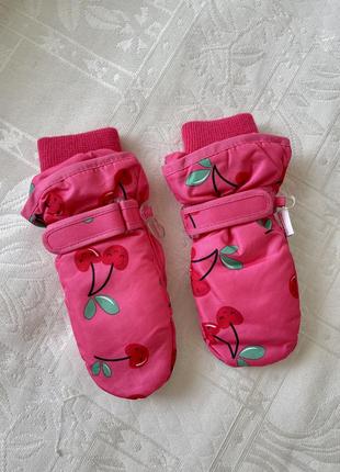 Розовые лыжные перчатки для девочку 4-5 лет от бренда the children’s place1 фото