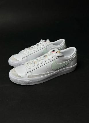 Оригінальні кросівкі жіночі	nike blazer low '77 (dc4769-111) (р.37,5; 38; 39)