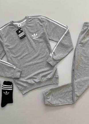 Женский спортивный костюм adidas1 фото