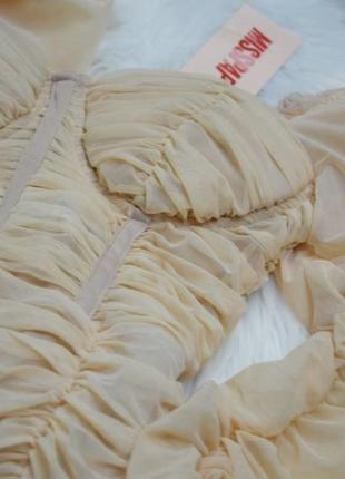 Бежевое платье корсетное