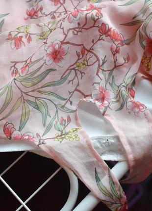 Очень милая шифоновая блуза в цветы4 фото
