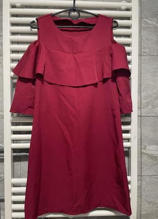 Платье красное