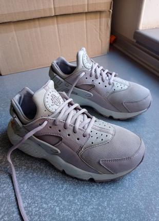 Кросівки nike air huarache run1 фото