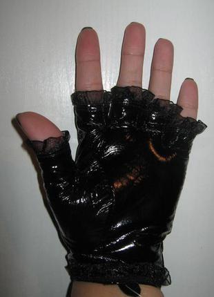 Вовняні трикотажні рукавички без пальчиків з декоративним шнурівкою, прикрашений воланами рюшами зі1 фото