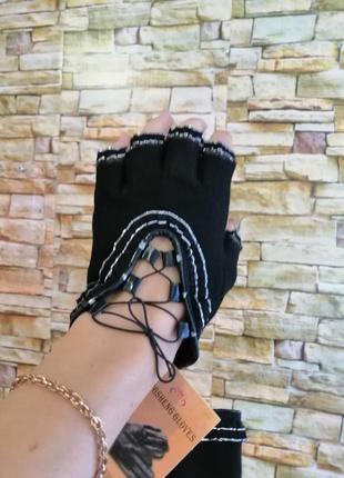 Вовняні трикотажні рукавички без пальчиків з декоративним шнурівкою, прикрашений воланами рюшами зі7 фото