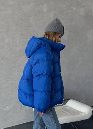 Дутый пуффер оверсайз электрик короткий с капюшоном