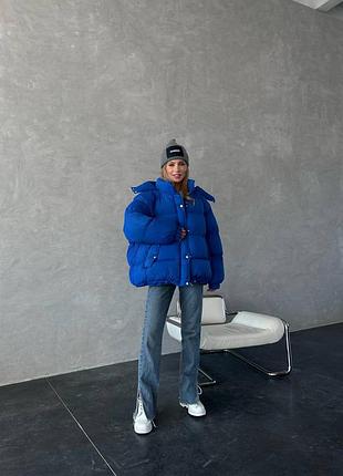 Дутый пуффер оверсайз электрик короткий с капюшоном