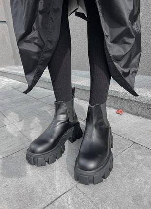 Черевики prada monolith brushed leather chelsea boots premium