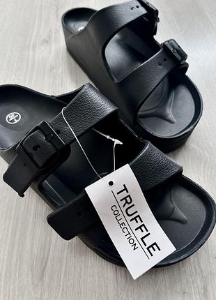 Шльопанці truffle collection