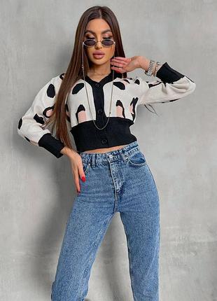 В'язана укорочена кофтинка лео принт