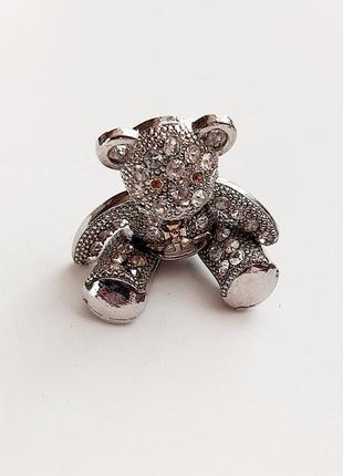 Брошь со стразами мишка