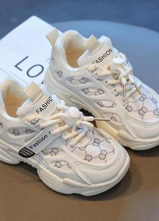 Утепленные кроссовки