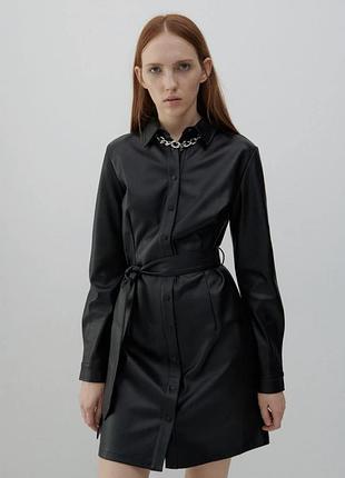 Сукня зі штучної шкіри