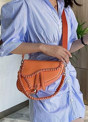 Жіноча міні сумочка клатч на плече, яскрава маленька сумка бананка екошкіра оранжевий1 фото