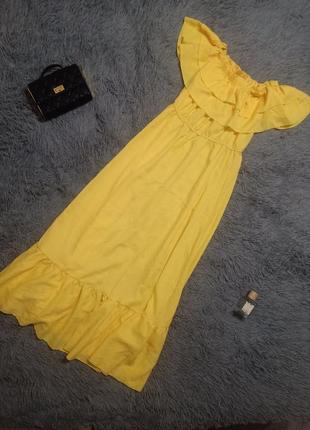 Желтое макси платье с открытыми плечами3 фото