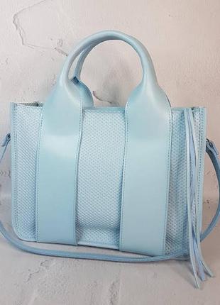 Сумка женская голубая натуральная кожа, блестящая сумка с тиснением под плетёнку2 фото