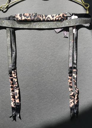 Пояс для панчіх victoria's secret very sexy shine strap garter belt leopard lace2 фото