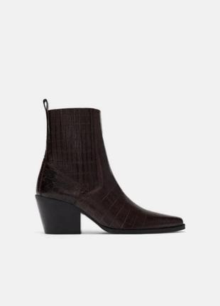 Шкіряні козаки zara, вишневого кольору. тренд 2020, зручні і стильні нова колекція
