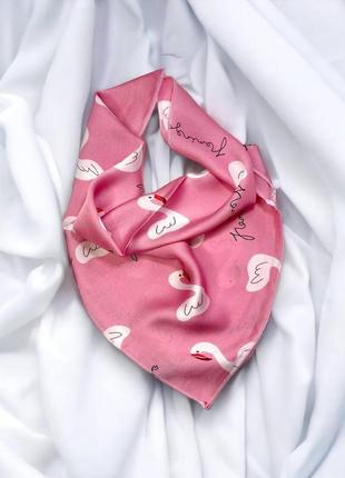 Красивый женский платок аксессуар материал атлас цвет розовый принт фламинго8 фото