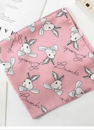 Красивый женский платок аксессуар материал атлас цвет розовый принт милые кролики