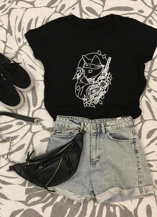 Футболка от seventeentwentythree